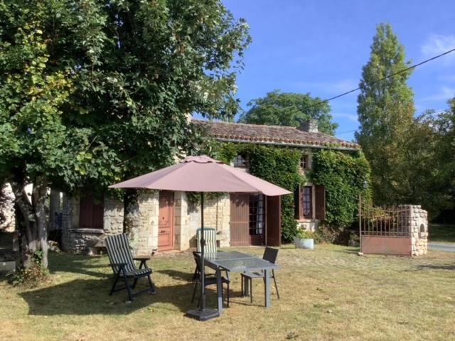 Traditional Charentais Cottage In Countryside 25 Minutes From Royan Balanzac Exterior foto